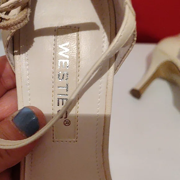 EUC Vintage Women's soft petal ivory leather heels Vintage - Picture 5 of 11